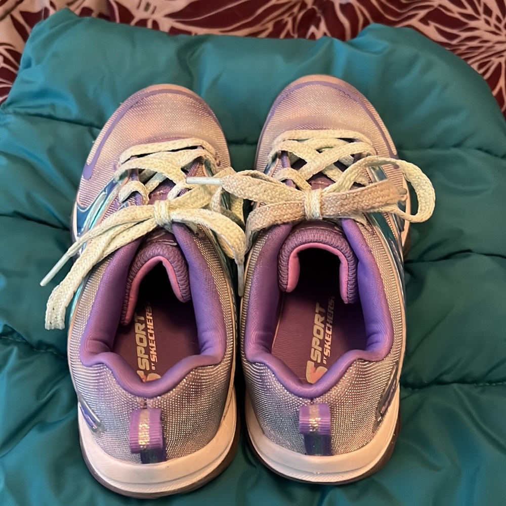 Sketchers sport girls tennis shoes - Picture 3 of 8